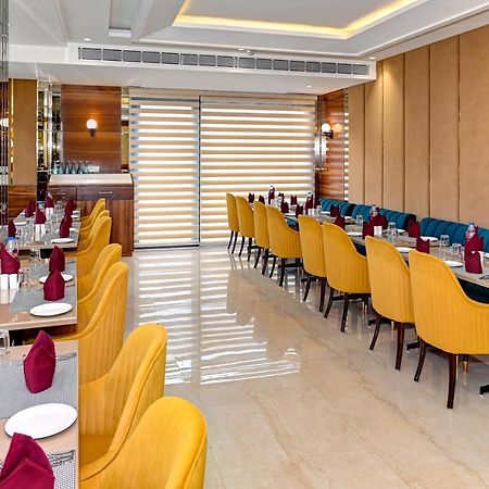 Hotel Classio Royale Amritsar Bagian luar foto