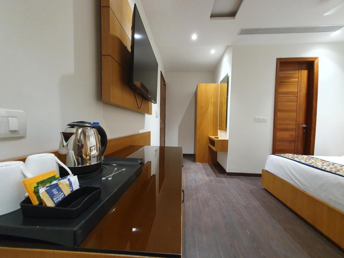 Hotel Classio Royale Amritsar Bagian luar foto