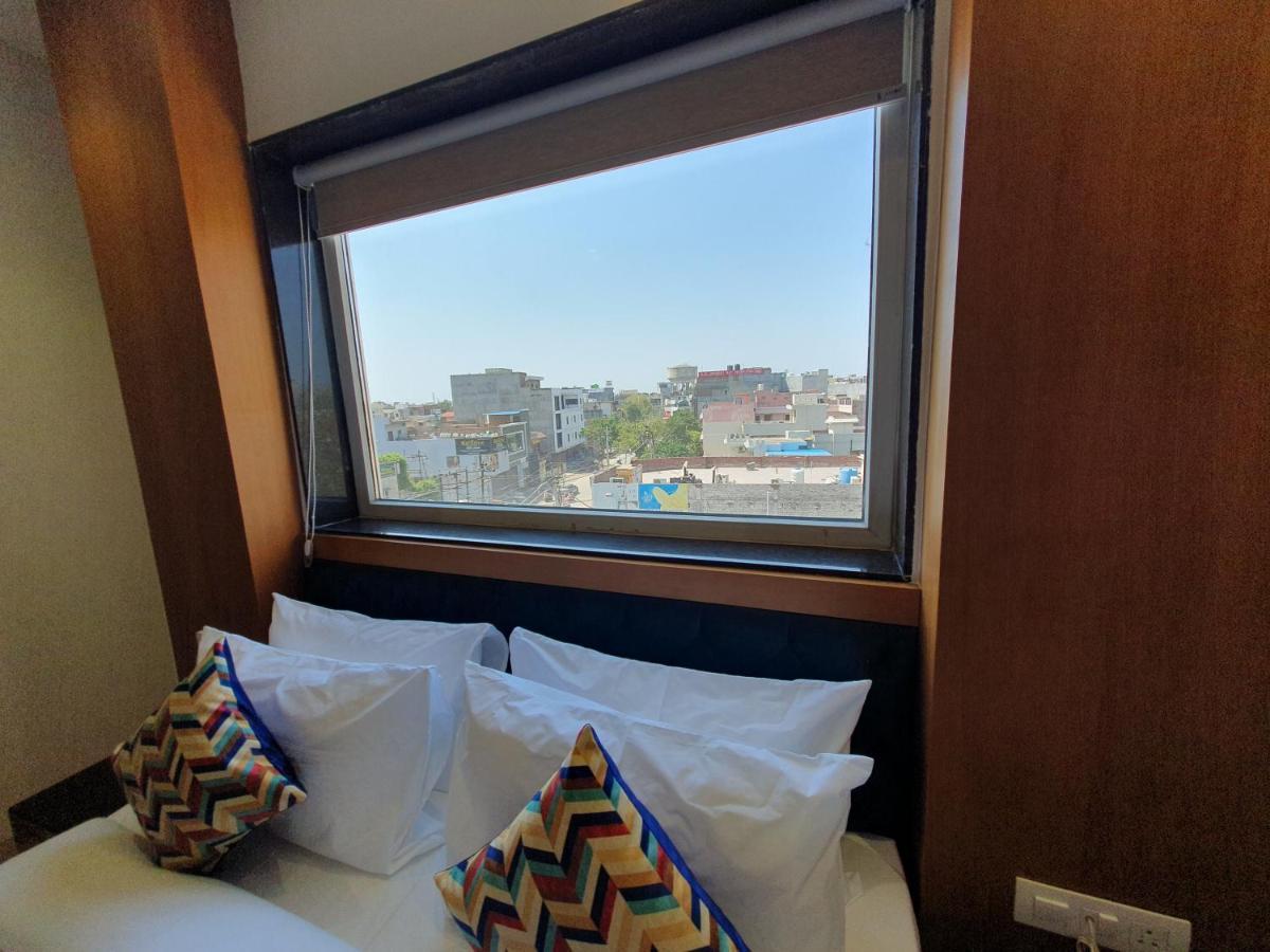 Hotel Classio Royale Amritsar Bagian luar foto