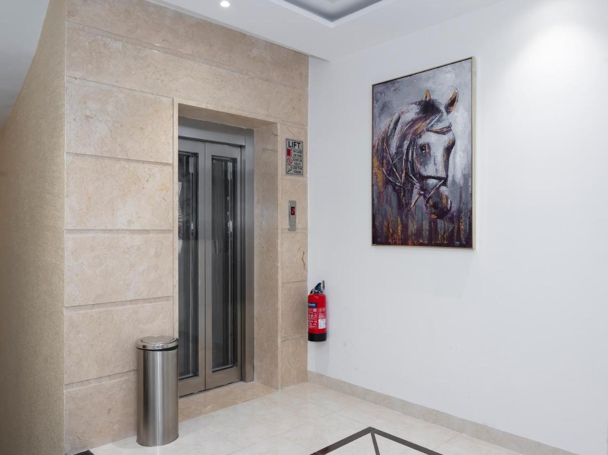 Hotel Classio Royale Amritsar Bagian luar foto