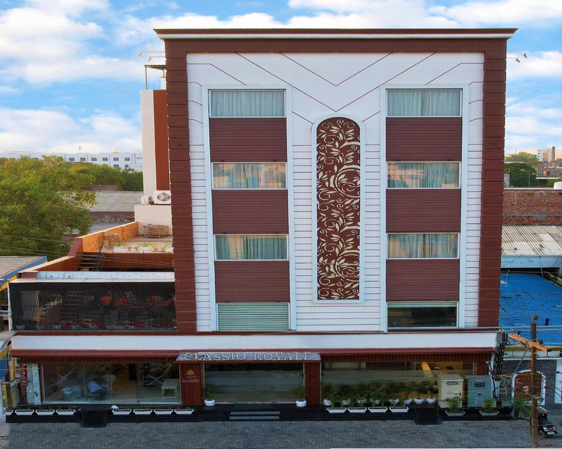 Hotel Classio Royale Amritsar Bagian luar foto