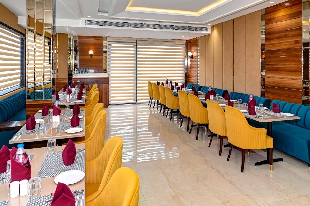 Hotel Classio Royale Amritsar Bagian luar foto
