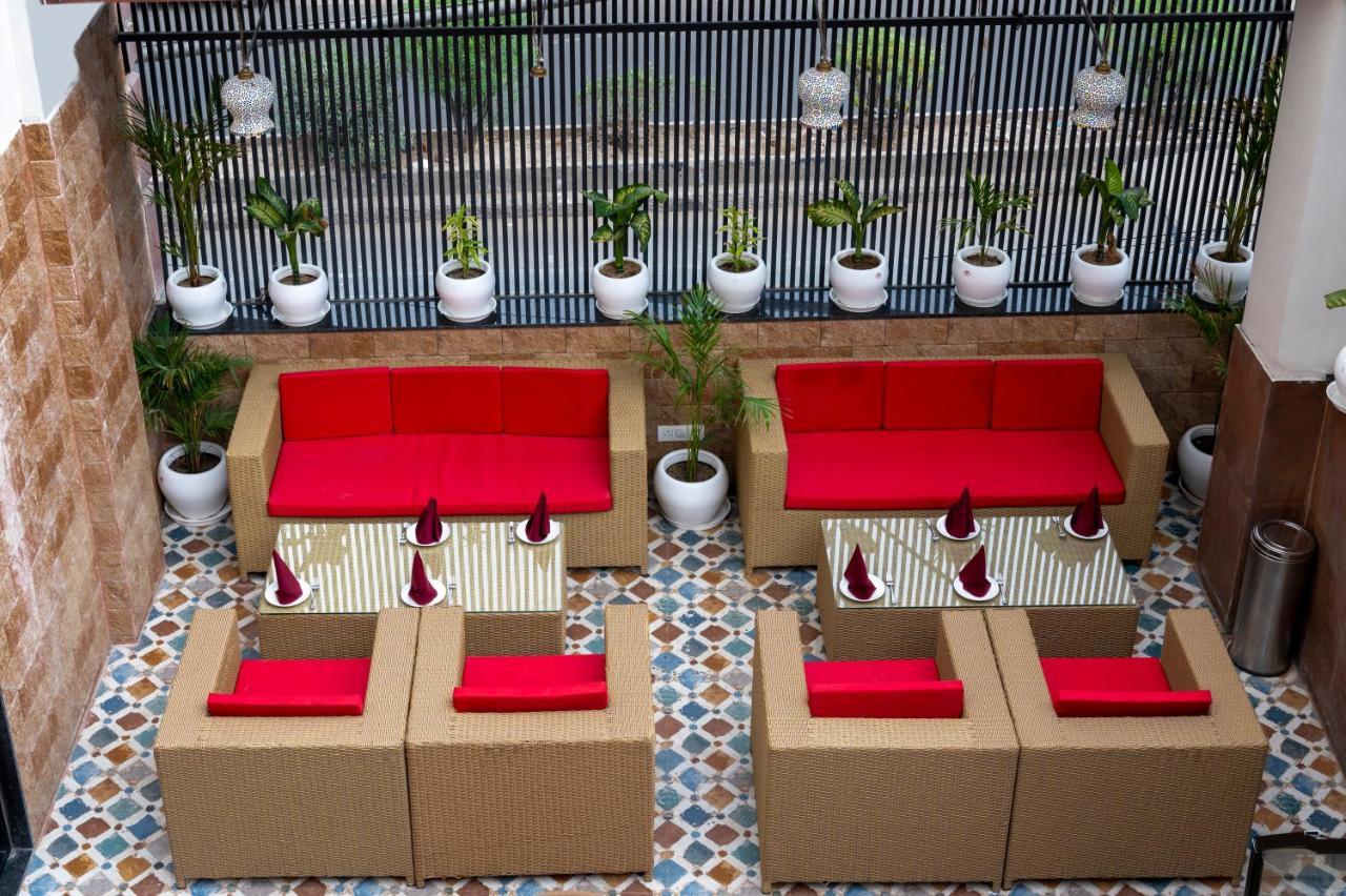 Hotel Classio Royale Amritsar Bagian luar foto