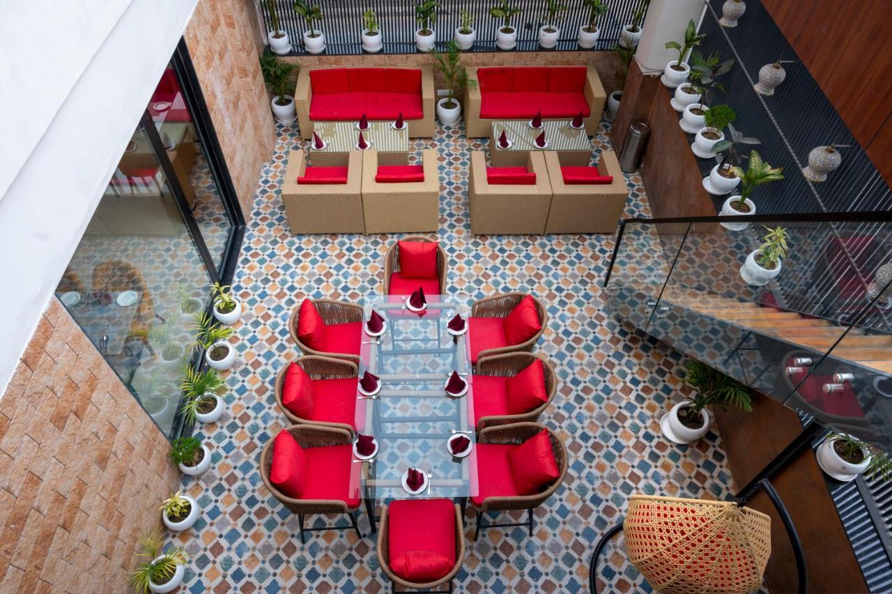 Hotel Classio Royale Amritsar Bagian luar foto