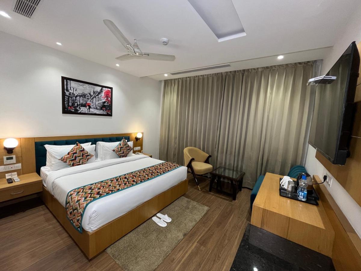Hotel Classio Royale Amritsar Bagian luar foto
