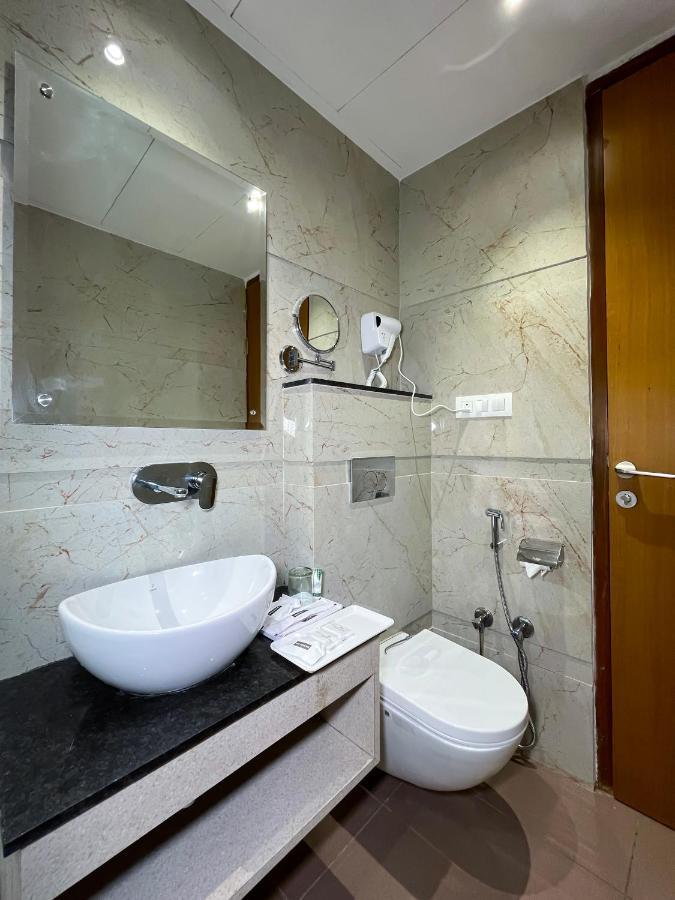 Hotel Classio Royale Amritsar Bagian luar foto