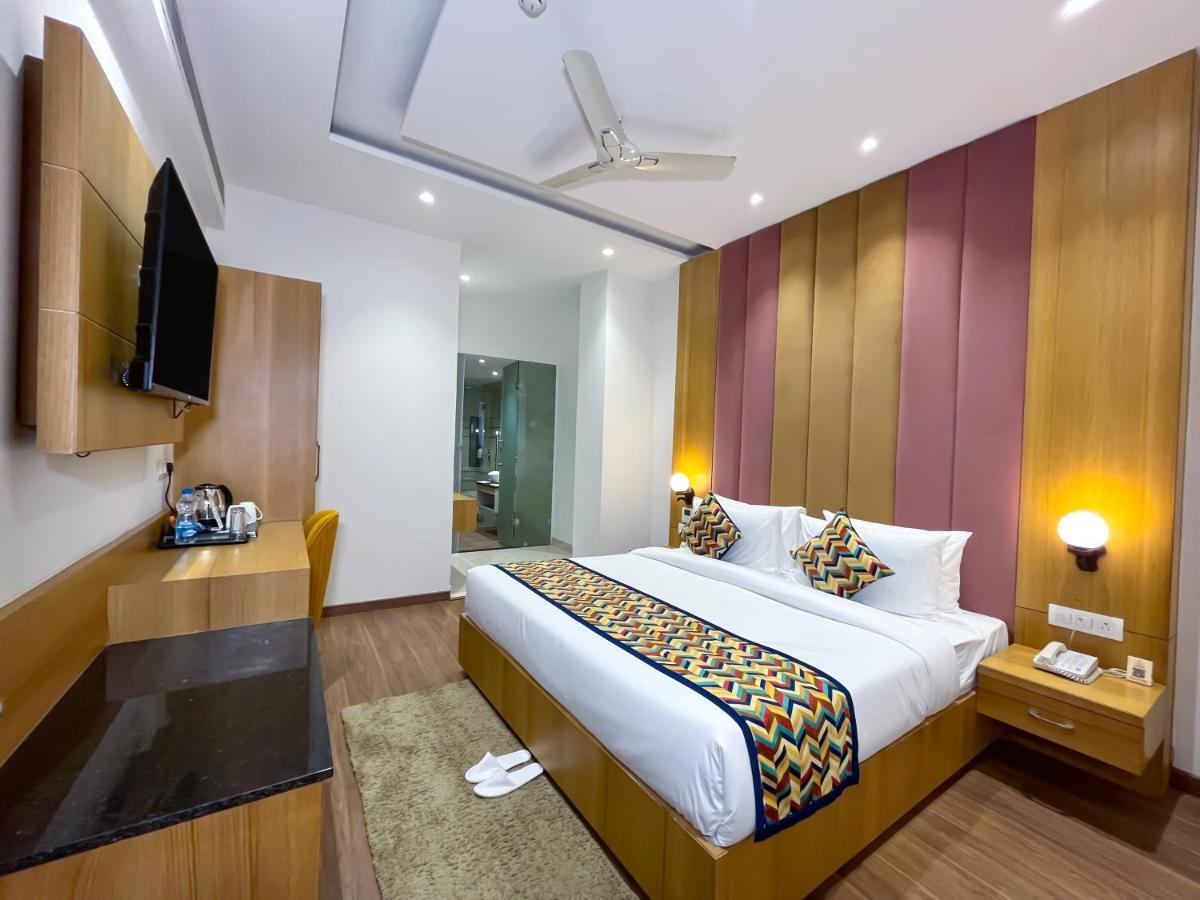 Hotel Classio Royale Amritsar Bagian luar foto