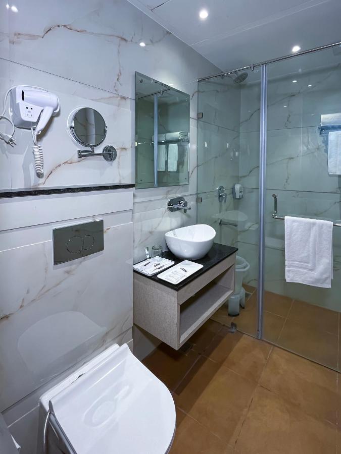 Hotel Classio Royale Amritsar Bagian luar foto